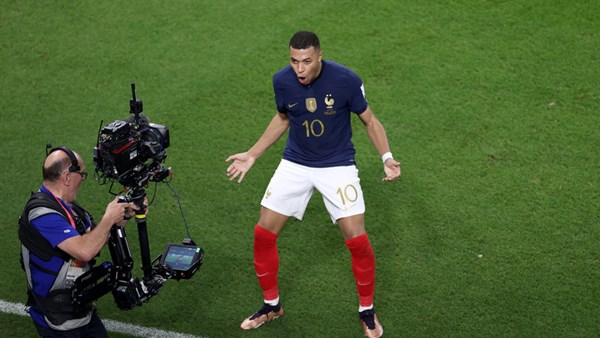 Mbappe on fire as France reach Qatar 2022 quarterfinals 