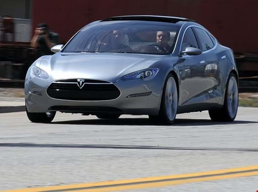 Tesla Autopilot safety row escalates